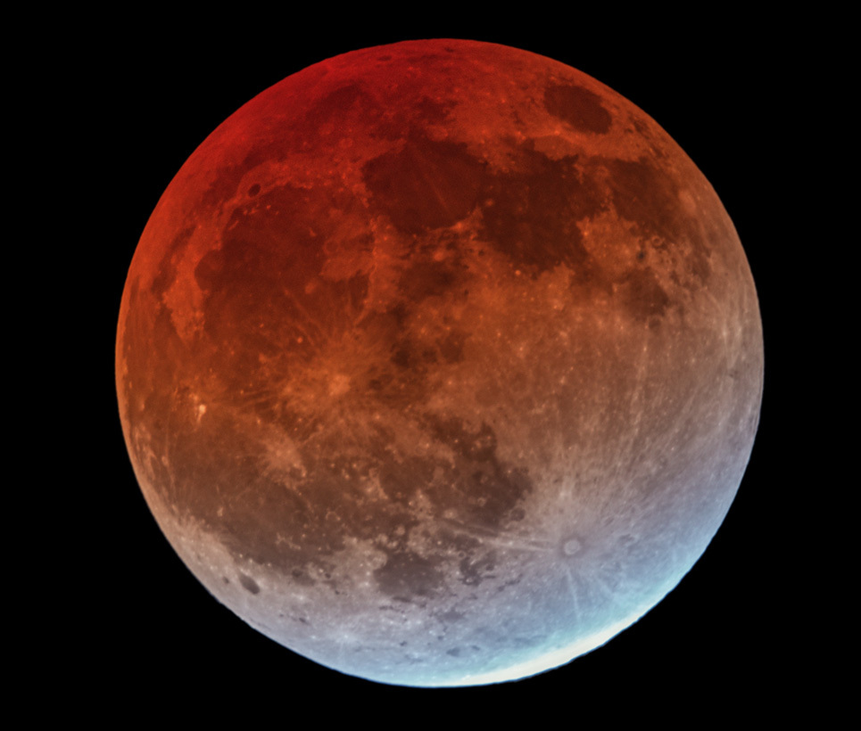 11月19日 金 限りなく皆既に近い部分月食をとらえよう 天体写真家がレンズ選びと露出設定を解説 デジカメ Watch