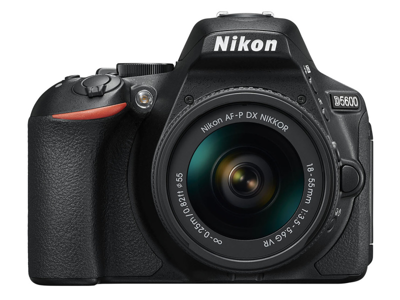 Nikon D5600 ダブルズームキット 3年保証付き