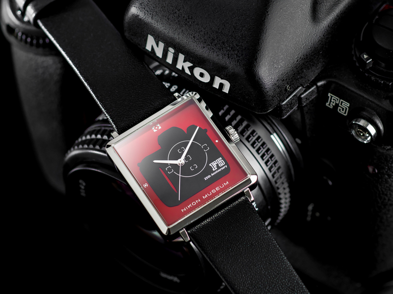 ニコンF5」デザインの腕時計、限定300本で発売 - デジカメ Watch