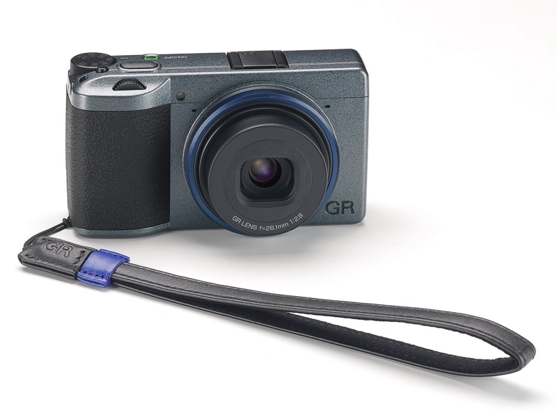 RICOH GR IIIxの限定モデルが初登場。全世界2,000台・本日予約開始