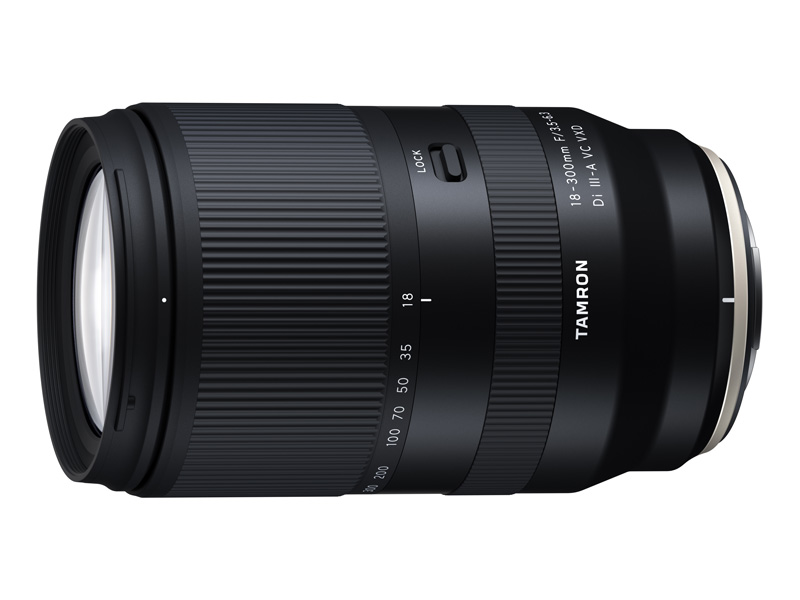 タムロン、富士フイルムX用の「18-300mm F/3.5-6.3 Di III-A VC VXD