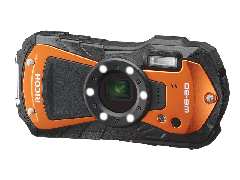 14m防水の耐衝撃コンパクトカメラ「RICOH WG-80」。LEDライトの最大輝度が約2倍 デジカメ Watch