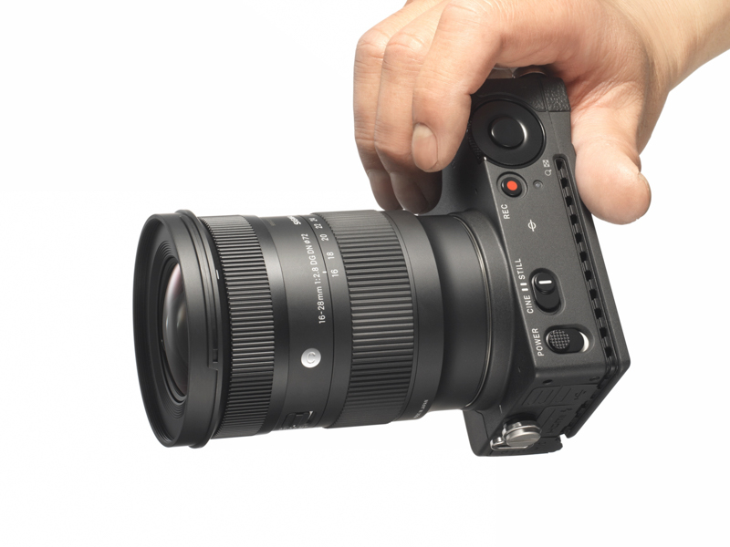 シグマ、小型設計の大口径広角ズーム「16-28mm F2.8 DG DN 