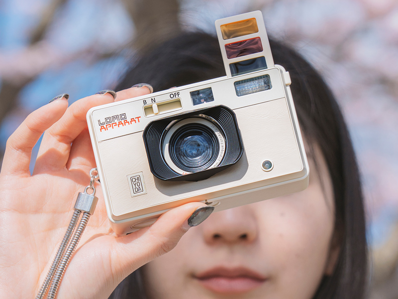 ロモグラフィーのフィルムカメラ「LomoApparat」に“Chiyoda Edition