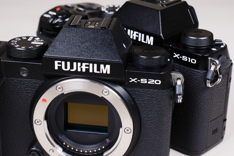 Xシリーズ第5世代センサー搭載の「FUJIFILM X-T5」。11月25日発売 