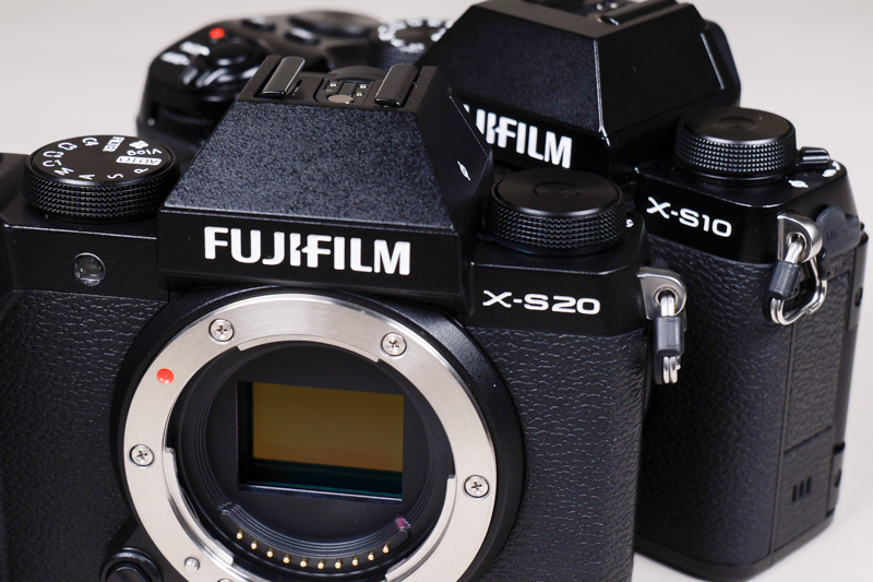 写真で見る 富士フイルム「FUJIFILM X-S20」「フジノンレンズ XF8mmF3 