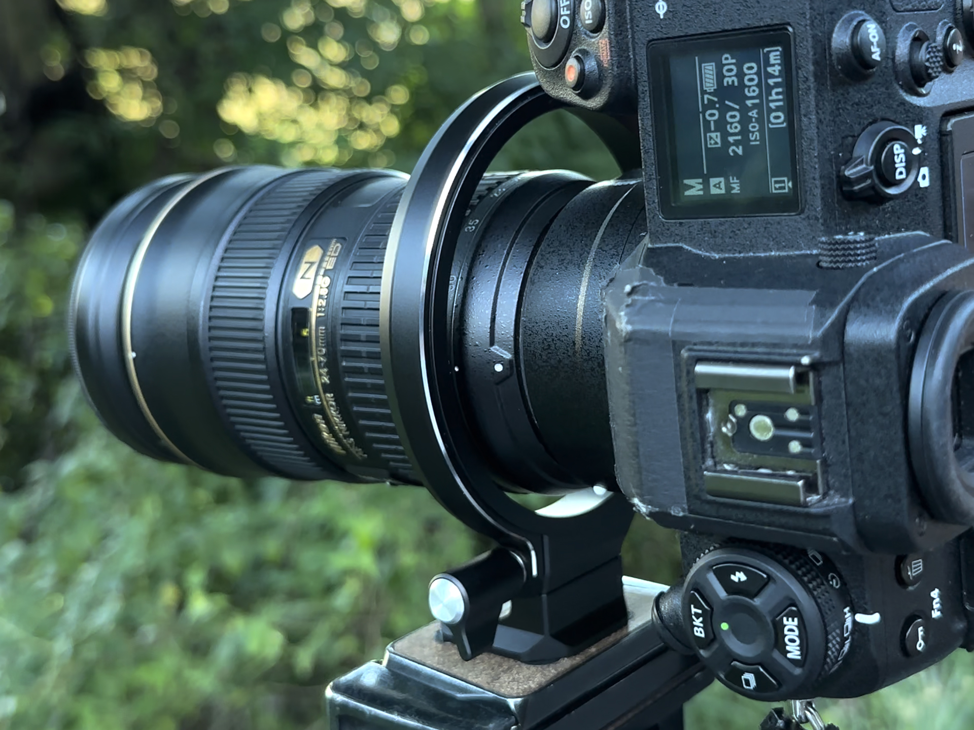 デジカメアイテム丼：光軸そのまま、縦横を切り替えられる