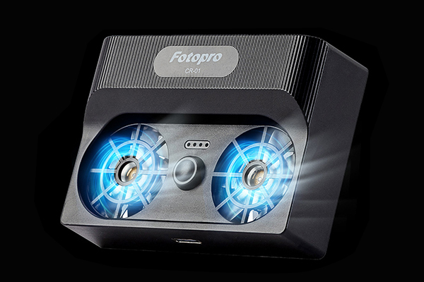 炎天下や長時間撮影での熱対策向け「カメラ用クーラー」 - デジカメ Watch