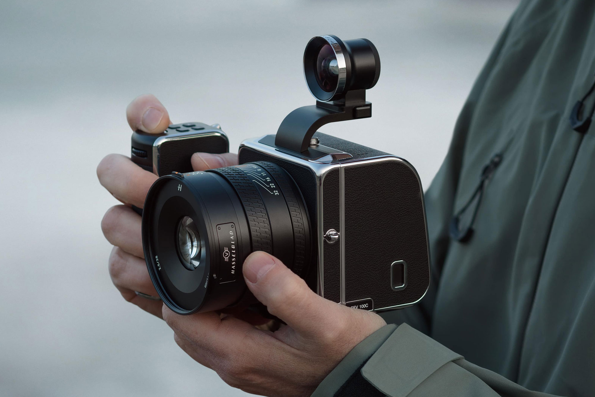 Hasselblad、1億画素のモジュラー式中判ミラーレス「907X & CFV 100C」…“3通りのカメラ構成”に対応 - デジカメ Watch