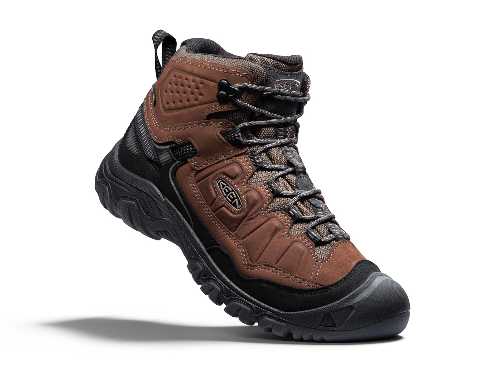 KEEN、アッパー/ソールを一体成形にした防水トレッキング KEEN、アッパー/ソールを一体成形にした防水トレッキング