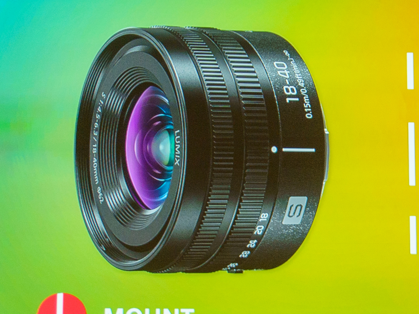 パナソニック、重量約155gのコンパクトなズームレンズ「LUMIX S