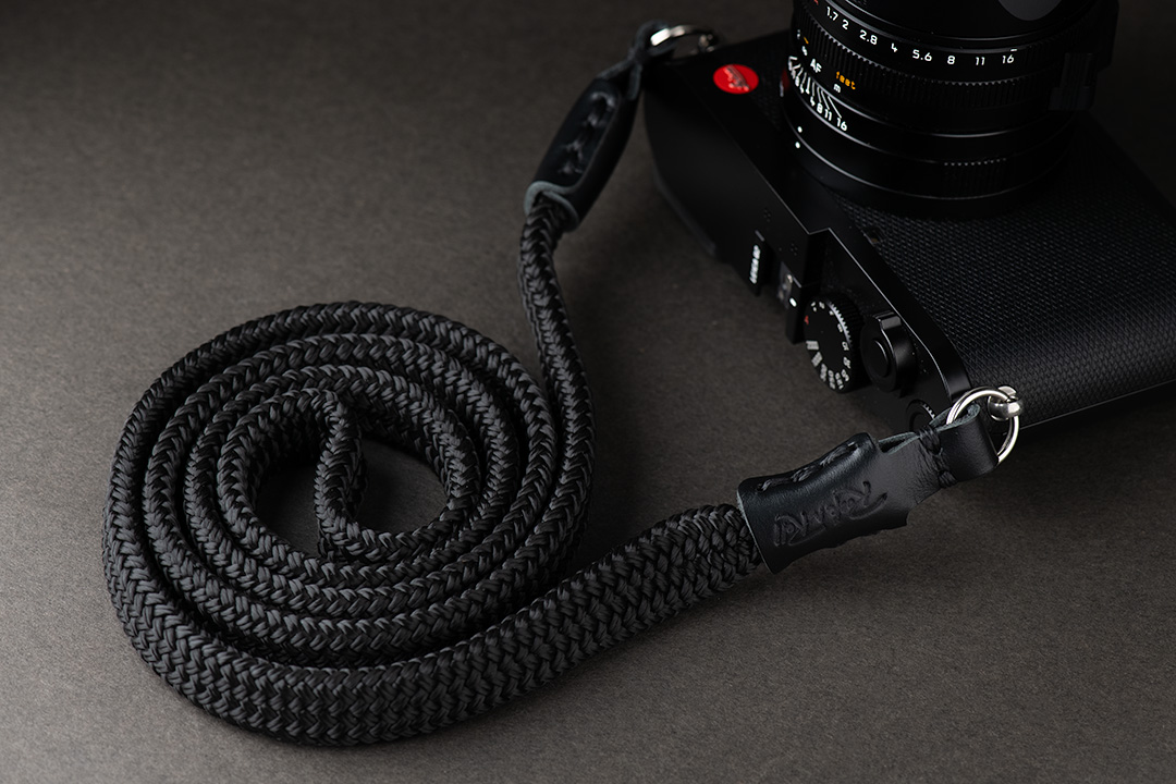 ロックンロールストラップに、平ひも×ロープの「フラットロープ