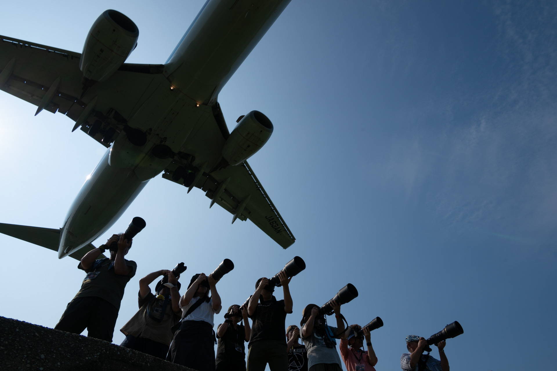 伊丹空港周辺で「超望遠レンズ」の飛行機撮影に挑戦 - デジカメ Watch