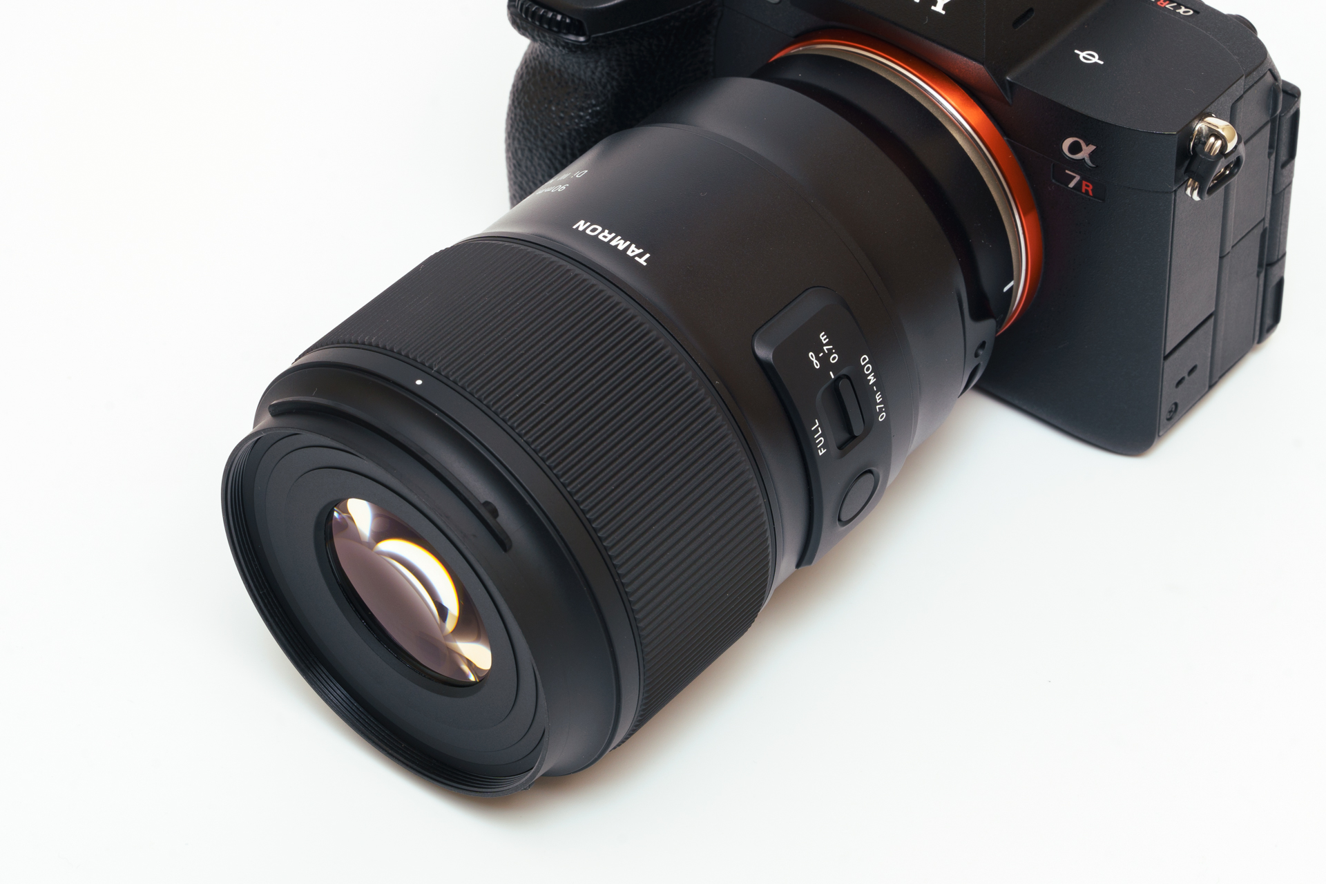 交換レンズレビュー：タムロン 90mm F/2.8 Di III MACRO VXD