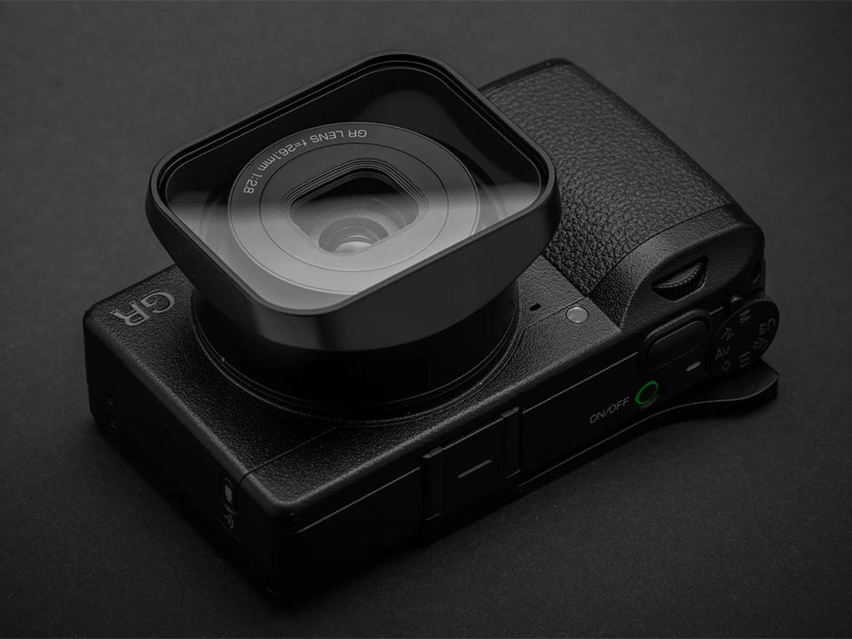 RICHO GR DIGITALⅡ 別売り品レンズ、フード他　オマケ本付き GR DIGITAL II 角型フードはどうですか？: metalmickey's blog