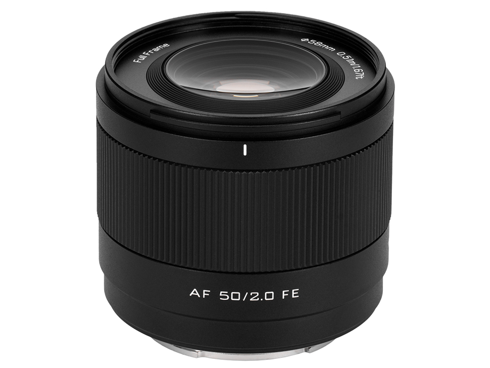 Viltroxの標準AF単焦点レンズ「AF 50mm F2.0 AIR」。205gの軽量 Viltroxの標準AF単焦点レンズ「AF 50mm F2.0 AIR」。205gの軽量