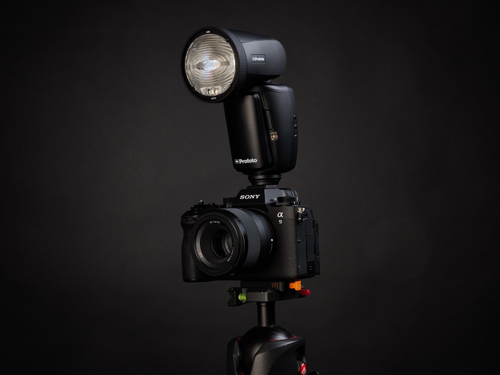 美品/シャッター4800回程/使用回数10回未満/Sony α9 ＋ 付属品付き ソニー、世界初のグローバルシャッター方式フルサイズミラーレス「α9