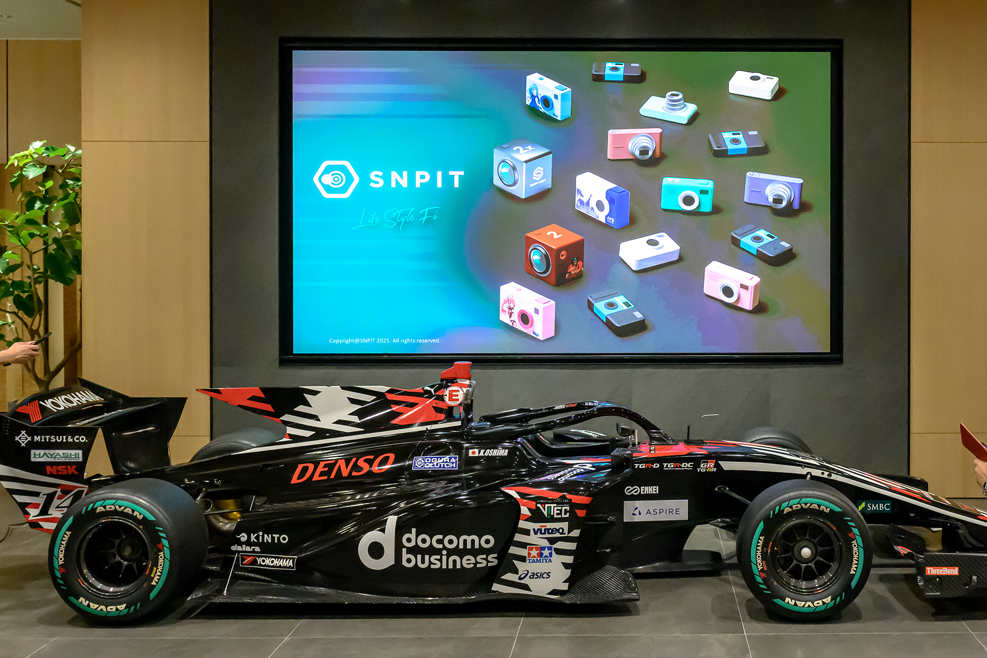 TGR × SNPIT コラボが実現！限定NFTカメラでモータースポーツの熱狂をデジタルに残せ！