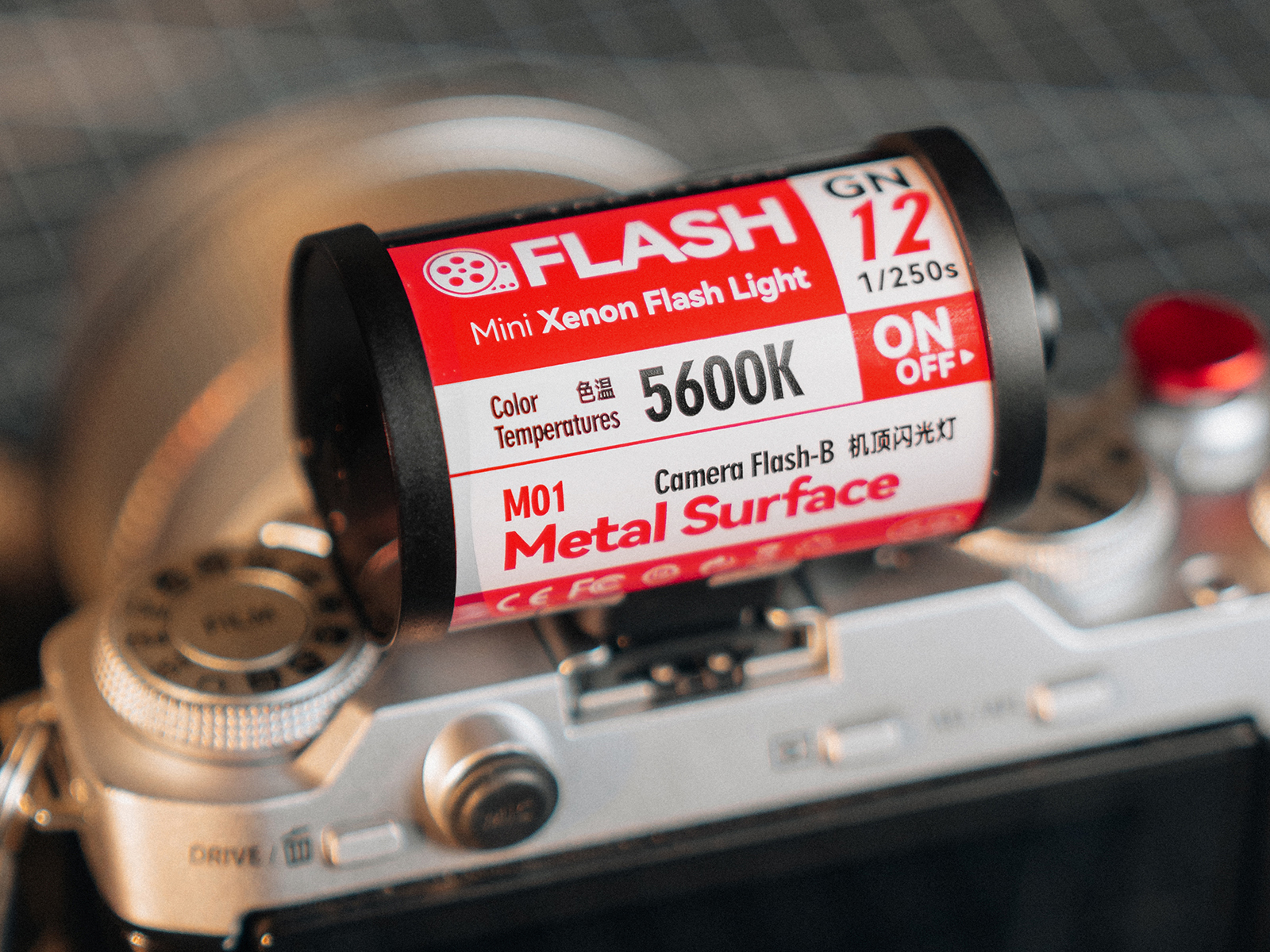フイルムカメラ、300mmレンズ、フラッシュ 01.jpg