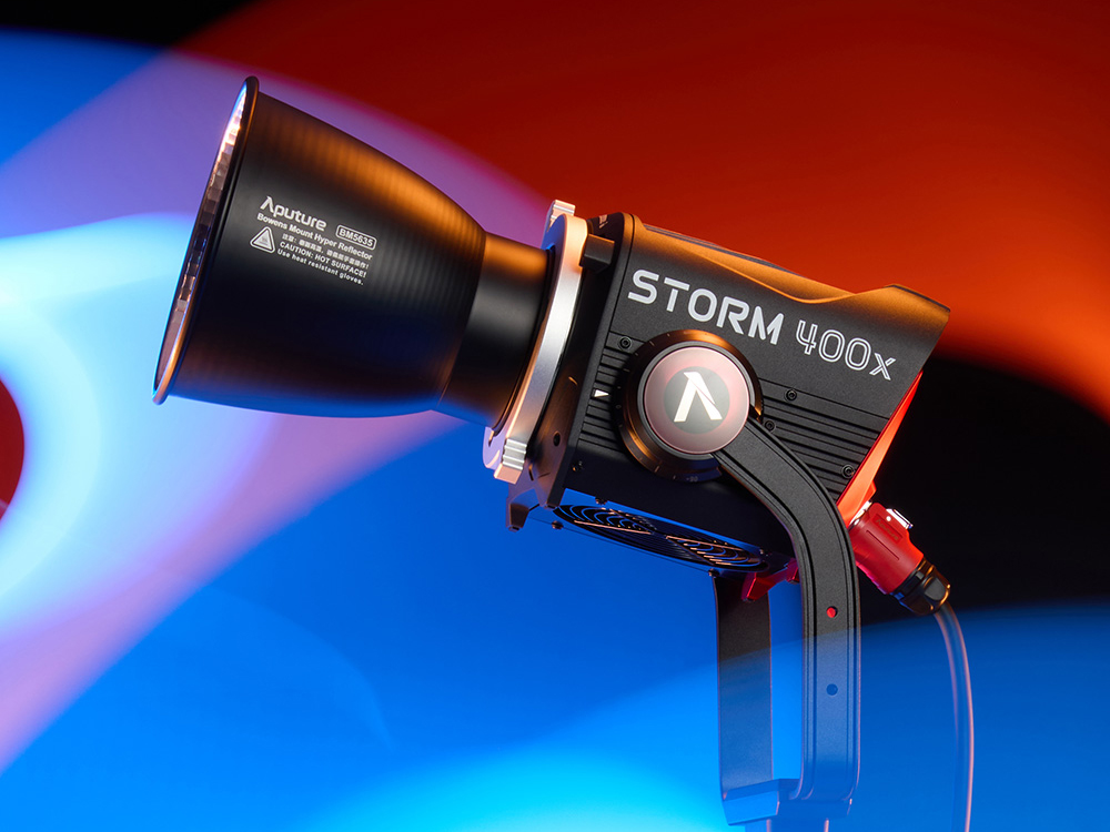 Aputure STORM 400X 本体と付属品 Aputure STORM 400x｜撮影機材レンタルからEDIT・MA作業まで24時間安心