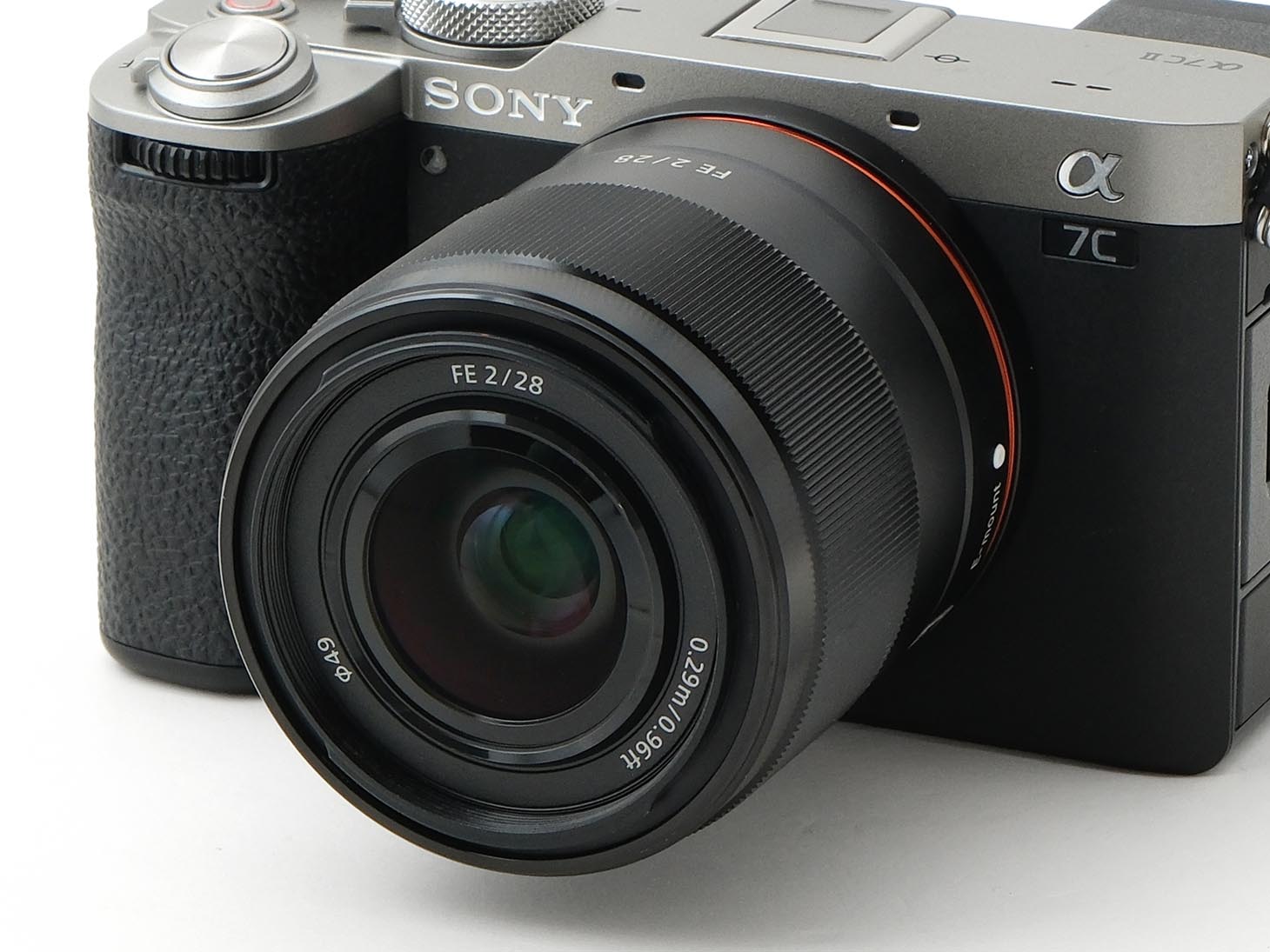 SONY  デジタル一眼カメラα Eマウント 用レンズ FE 28mm F2 FE 28mm F2 特長 | デジタル一眼カメラα（アルファ） | ソニー