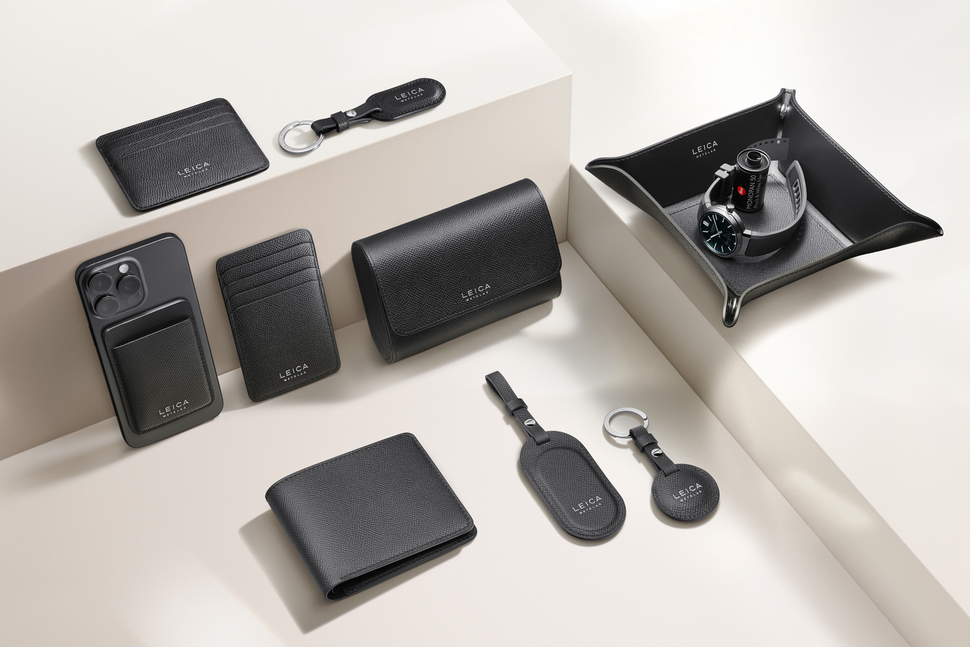 ライカ公式の「スモールレザーグッズ」9点 - デジカメ Watch