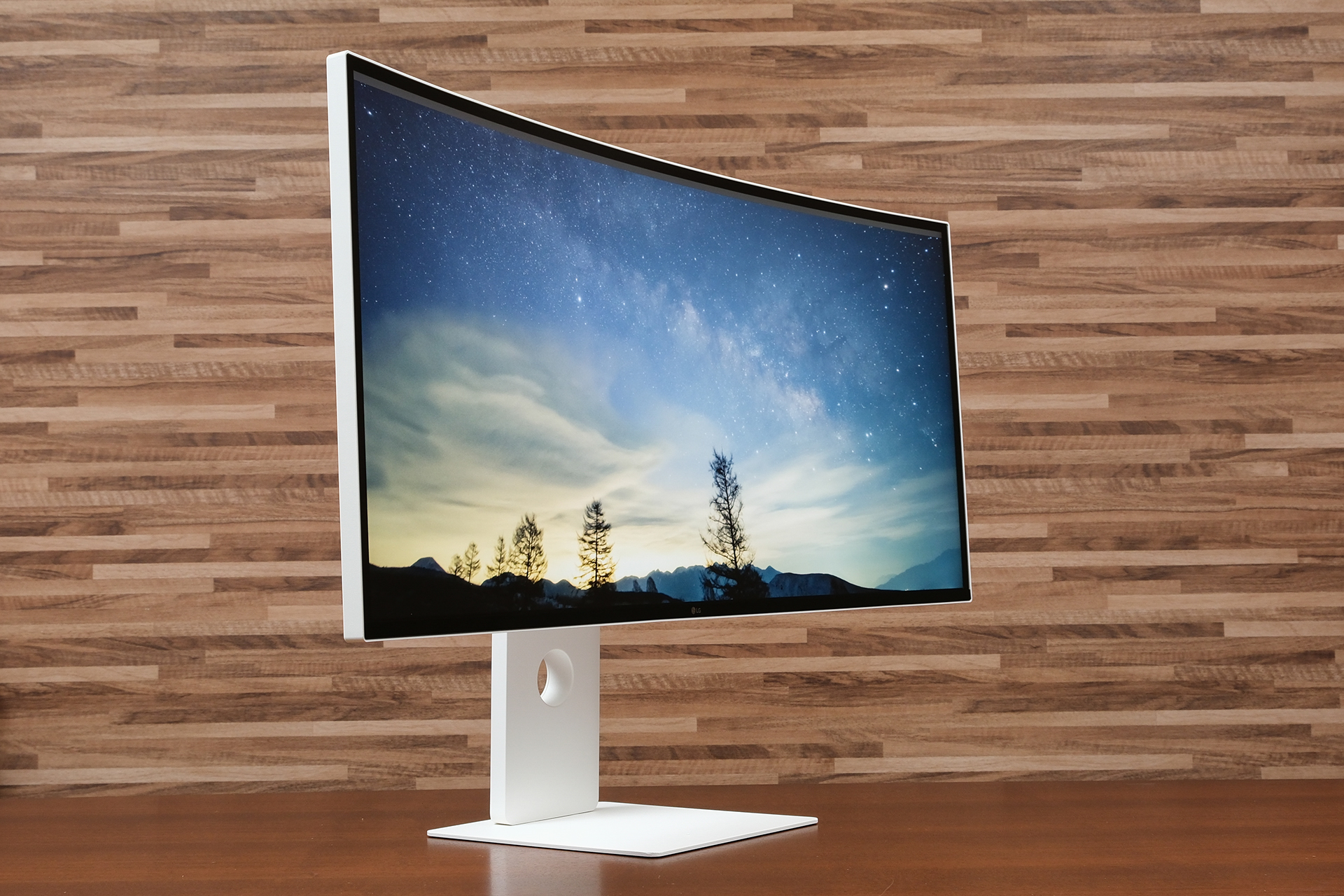 デジカメアイテム丼：画像編集で39.7インチ5K「曲面型」21:9モニターを