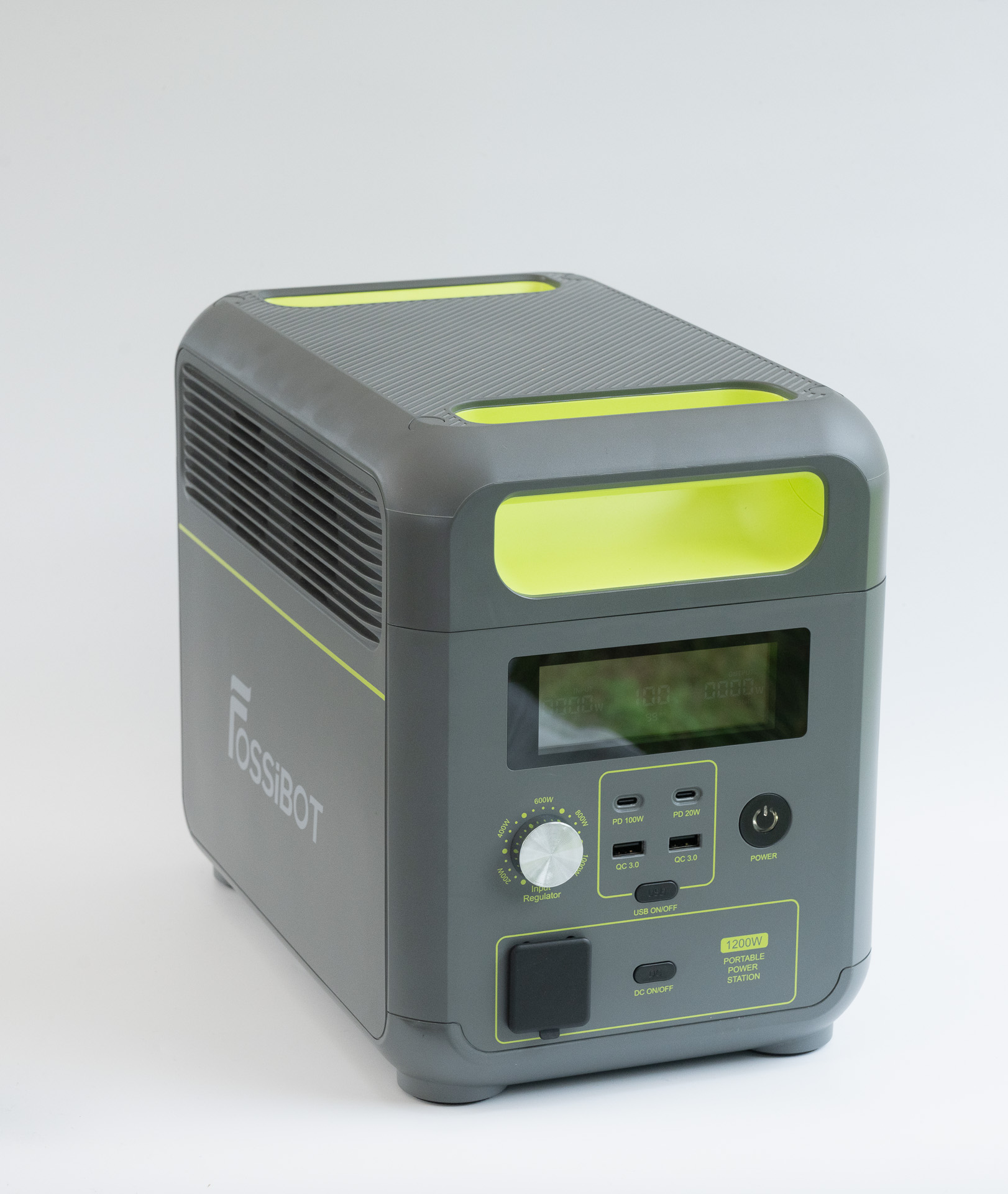 クルマとカメラ、車中泊：1kWクラスのポータブル電源で車中泊とテント