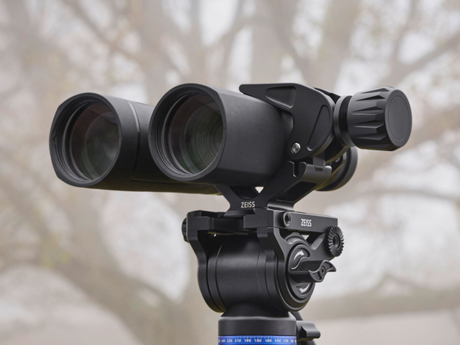 三脚・雲台に固定するためのZEISS「双眼鏡ホルダー」 - デジカメ Watch