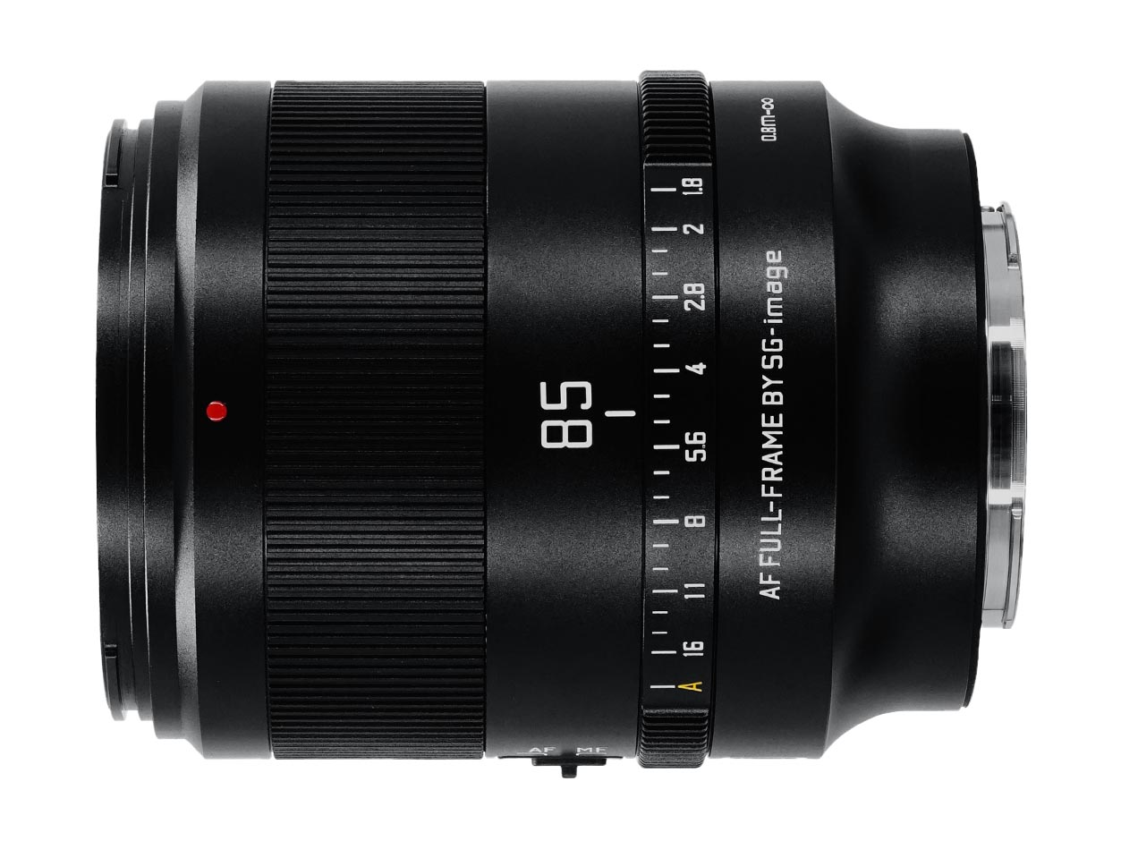フルサイズ対応の中望遠単焦点レンズ「SG-image AF 85mm F1.8 STM