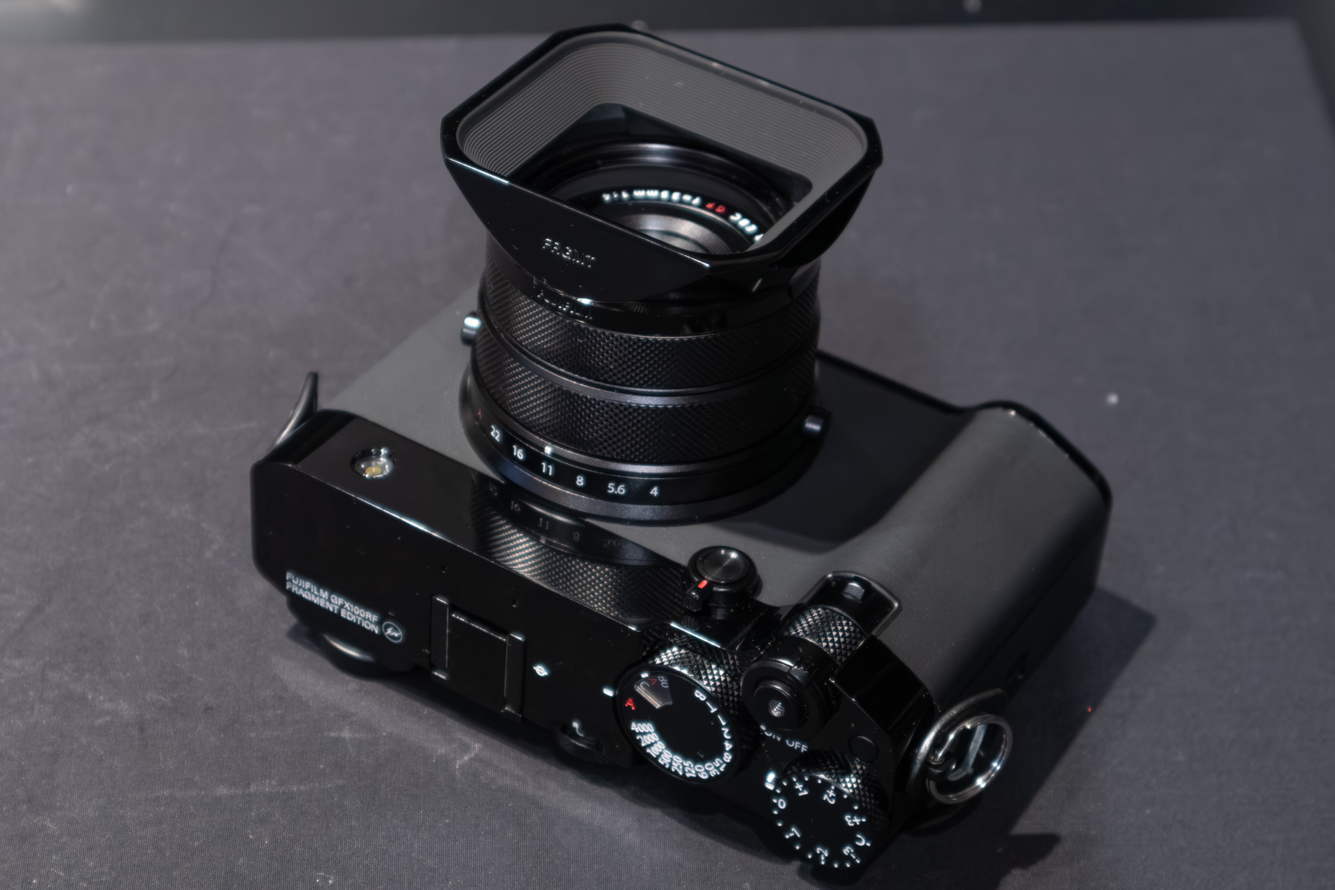 イベントレポート：X'mas直前の渋谷で「Hello GFX 2025 ETERNA」が開催　ラージフォーマットカメラの体感イベント　限定モデルの展示も