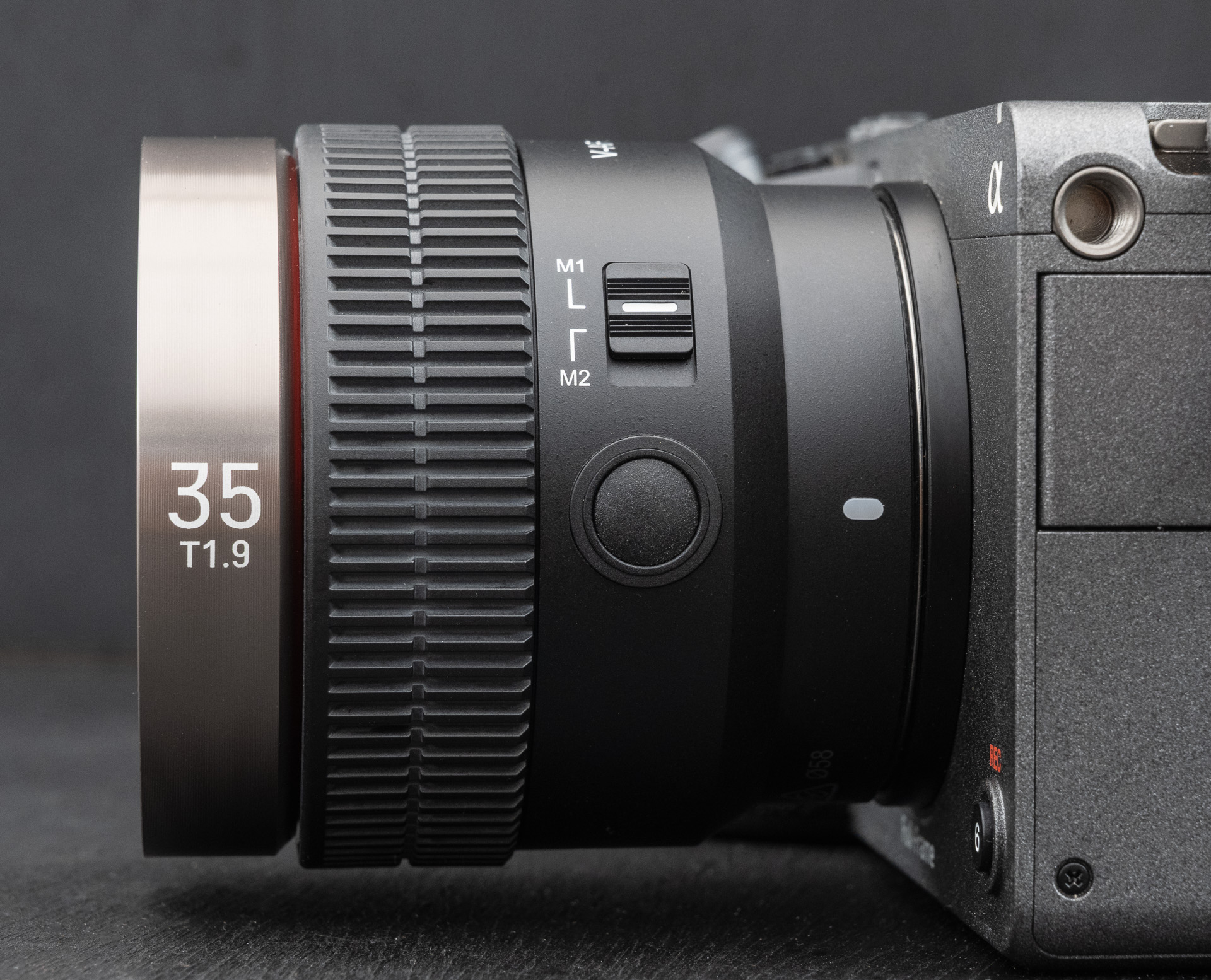 私はこれを買いました！：星景撮影でのピント合わせから解放された　SAMYANG V-AF 35mm T1.9（茂手木秀行）