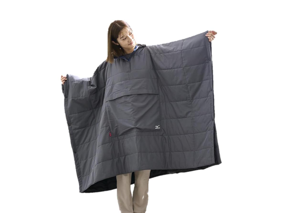 岡嶋和幸の「あとで買う」 1,682点目：ポンチョとして着られる温かな掛け布団 - デジカメ Watch