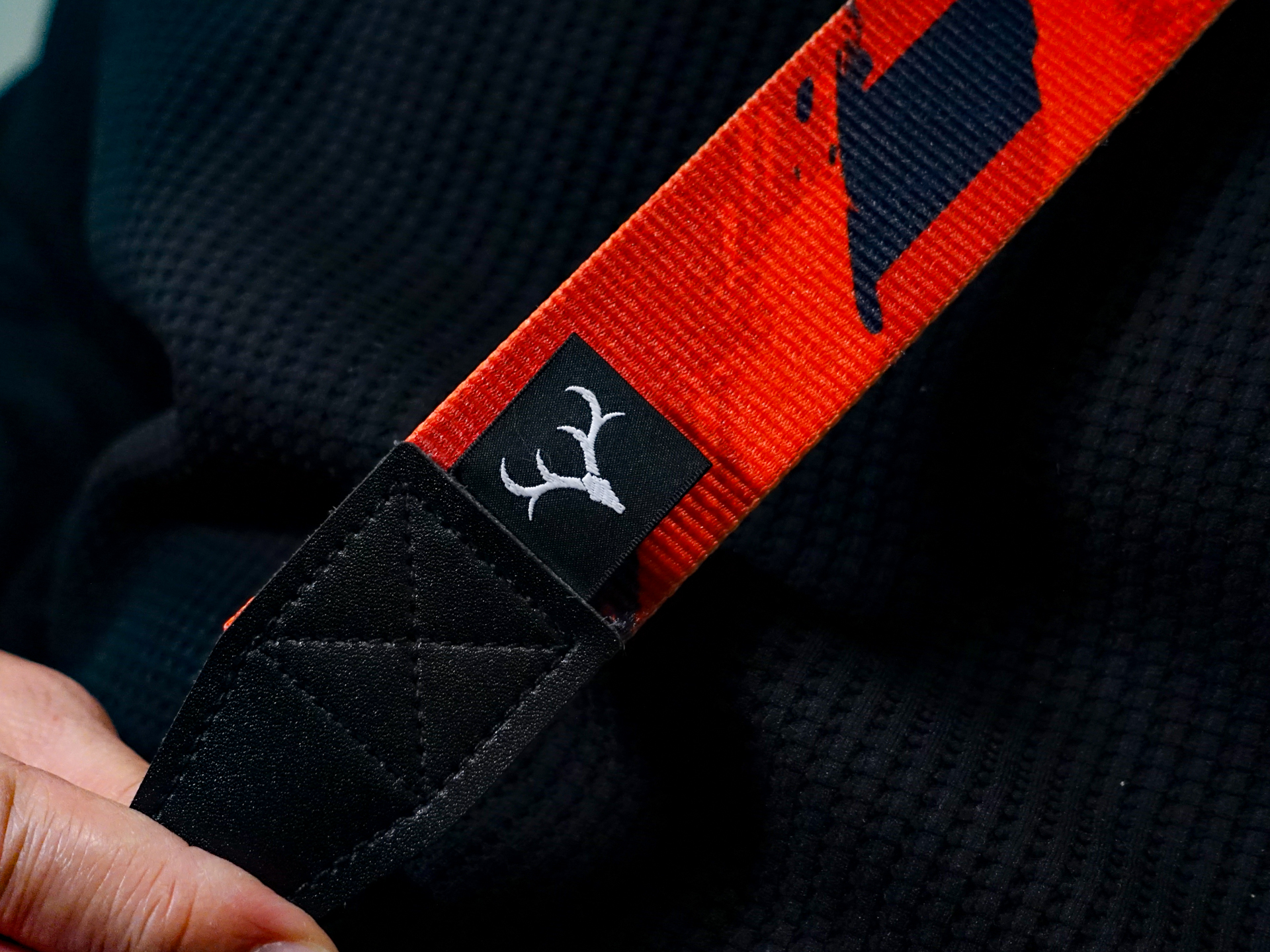 私はこれを買いました！：好きなもの×好きなもの＝即買い、な話　鹿島アントラーズ「カメラストラップ」（宮本義朗）