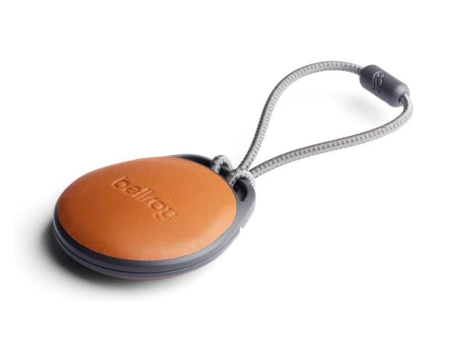 岡嶋和幸の「あとで買う」 1,688点目：滑らかなレザー仕上げのAirTag用ケース - デジカメ Watch