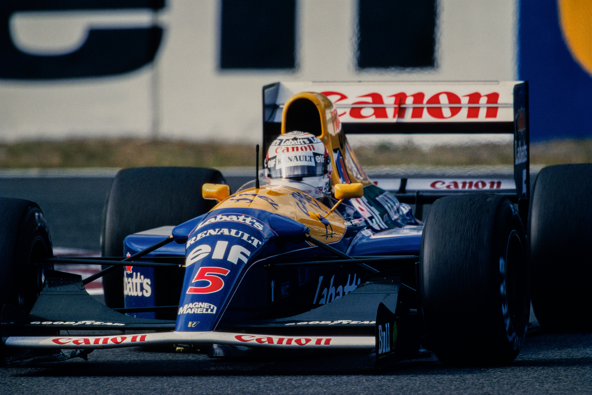 クルマとカメラの半世紀 EOS DCS3が拓いた新時代　1997年のF1鈴鹿GPで証明したデジタルカメラの可能性