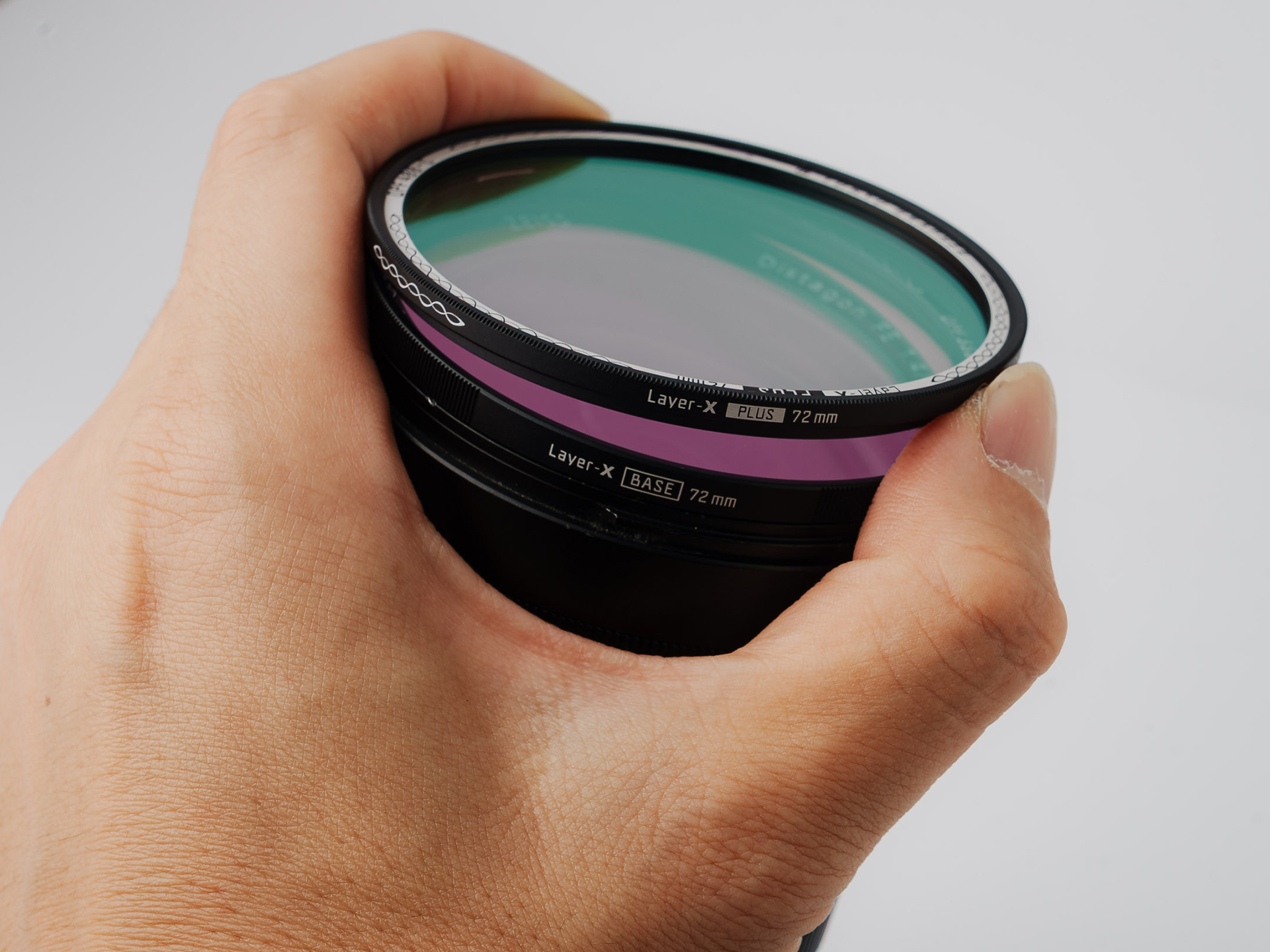 マグネットで「重ねがけ」する新フィルターシステム　ディフュージョン、ND、CPL、クロスなど　特定波長が対象のOPFも