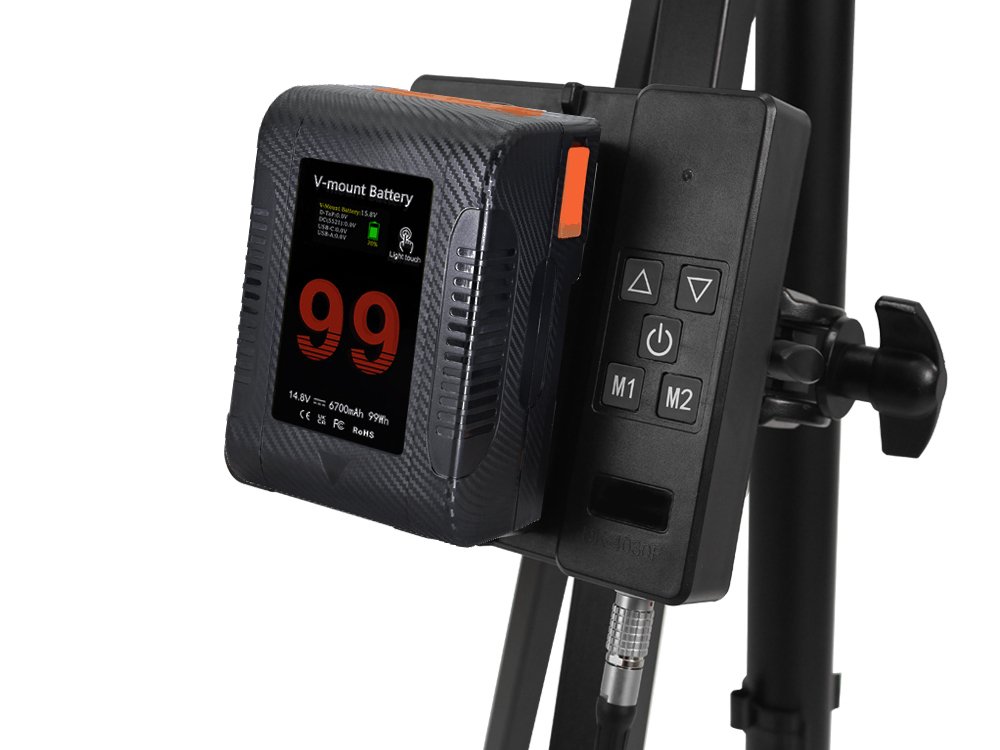 大型電動スタンドをVマウントバッテリーで駆動　専用バッテリーコントローラーが発売