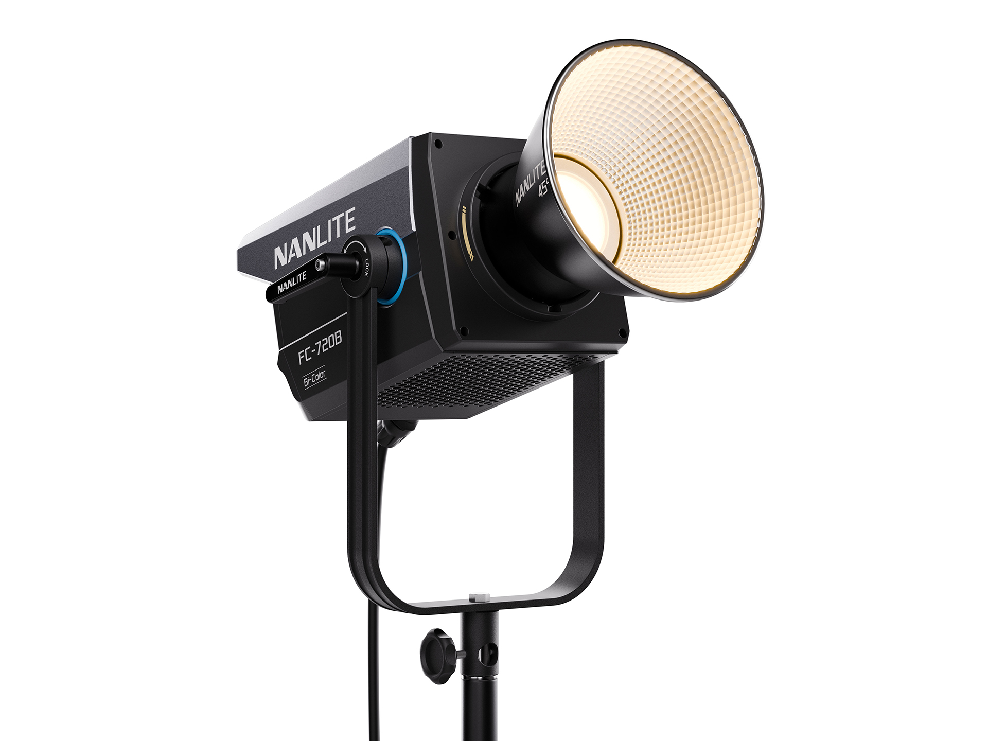 ついに750Wへ…NANLITEのLEDライト「FC-720」　サイズ感は変わらず　フルカラーとバイカラーの2ライン