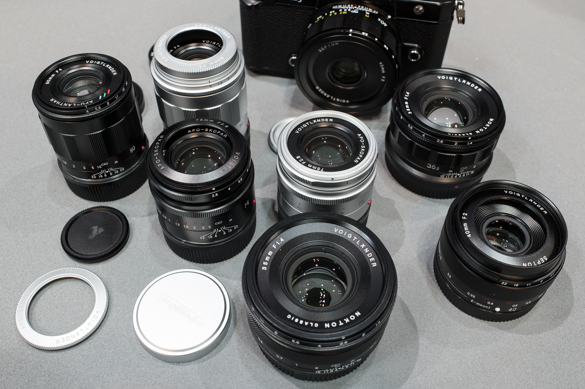 【CP+2026】未発売のツァイス/フォクトレンダー新レンズを試せるコシナブース。参考出品のレンズもハンズオン[Sponsored]