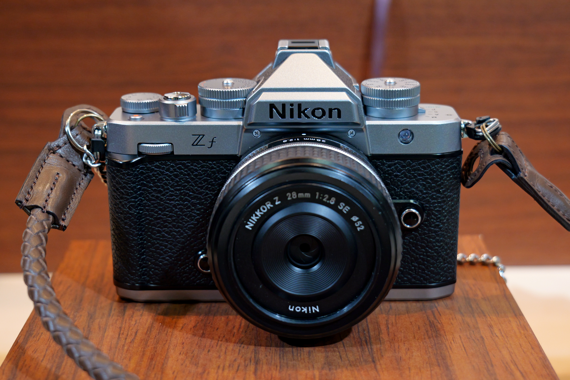 CP+2026】ニコンZfに「日付写し込み」機能を搭載か 会場限定で特別