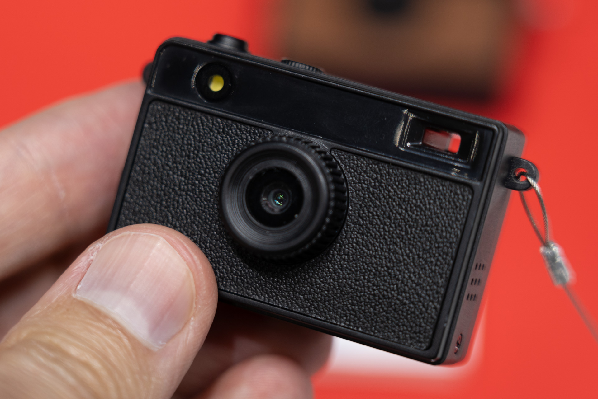 【CP+2026】トイデジカメ「Cookie II」を参考出品したサイトロンジャパン　ブースで人気カラー投票を実施中