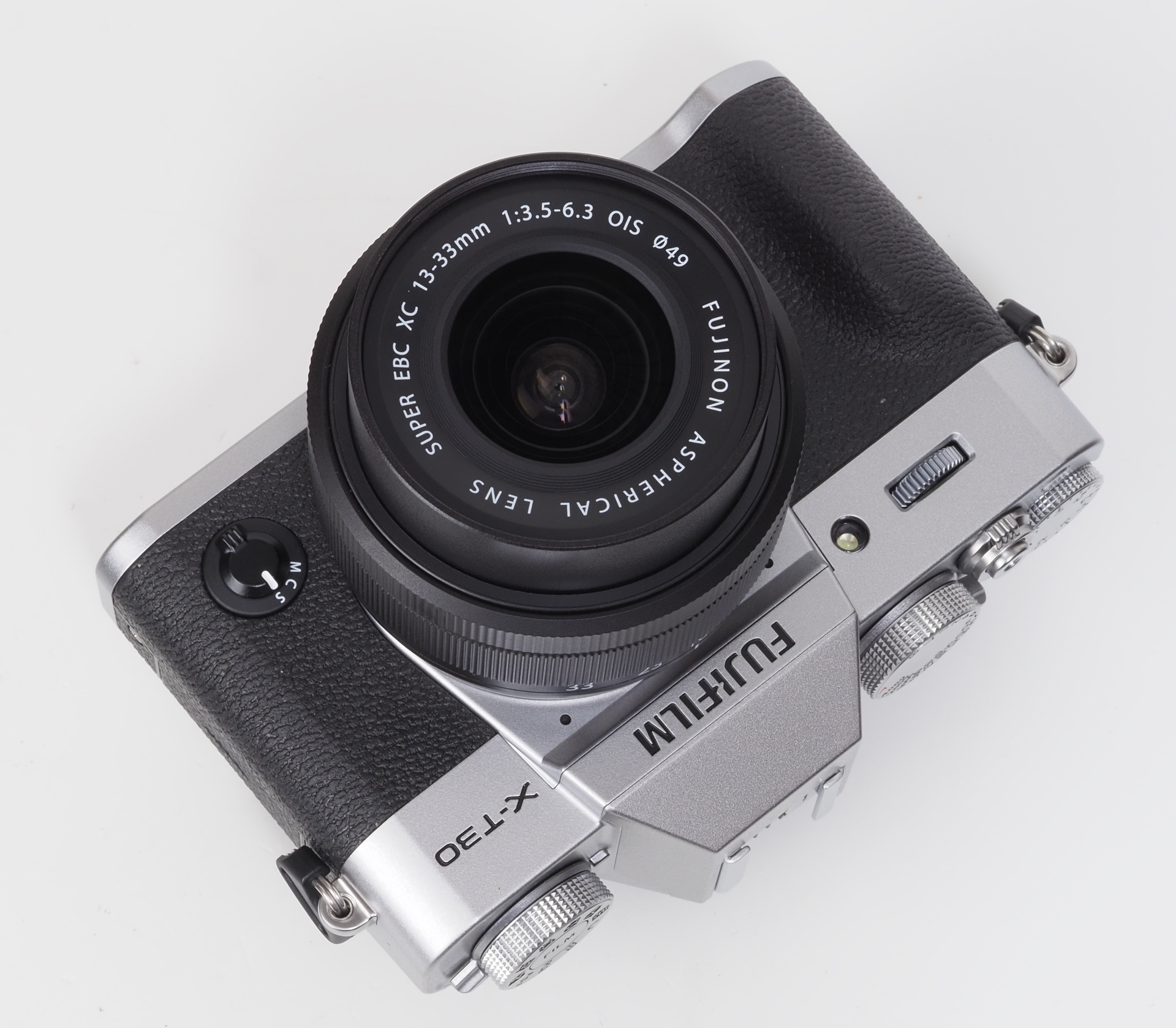 赤城耕一の「アカギカメラ」 第136回：ポケッタブルで気分良く撮れる「FUJIFILM X-T30 III」　