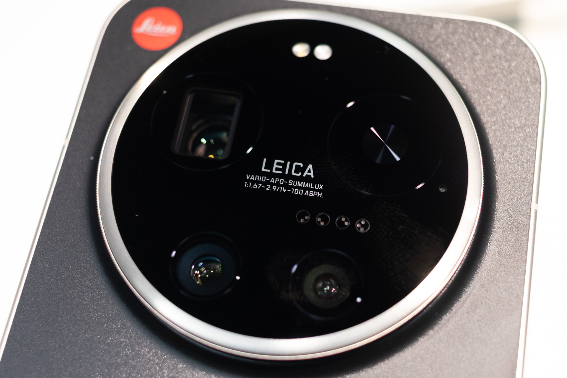 イベントレポート：光学ズーム搭載「Leitzphone」で撮影した作品が展示中　実機の展示も　KITTE丸の内で3月8日（日）まで