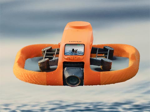 水上を飛ぶ防水ドローン「HOVERAir AQUA」　AI制御でハンズフリー撮影も　リストバンド式のリモコンも