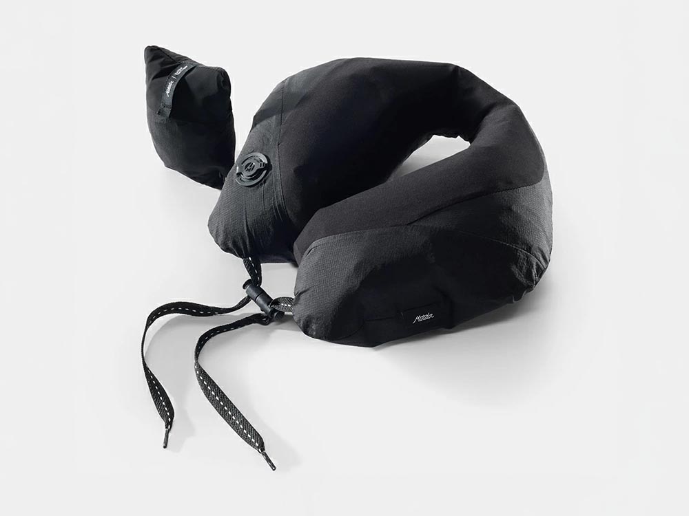 岡嶋和幸の「あとで買う」 1,801点目：GWの撮影旅行に携行したいネックピロー - デジカメ Watch