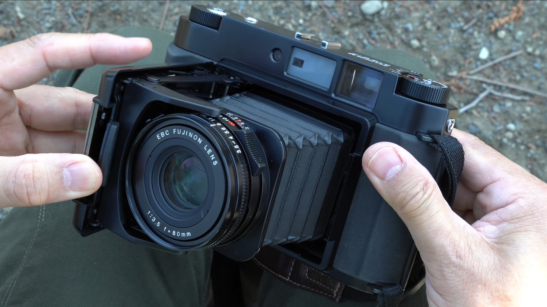 フィルムカメラ fujifilm gf670 吉村和敏の「フィルムカメラ撮影記」：蛇腹が紡ぐ、中判カメラの矜持
