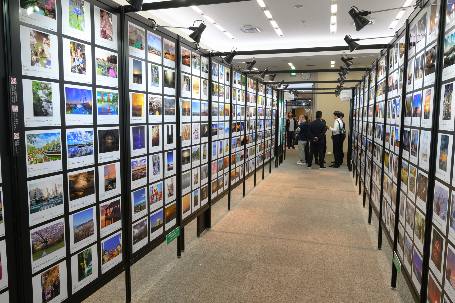展示総数3万点超の参加型写真展「PHOTO IS」が今年も開催 「写ルンです40周年イベント」も同時に